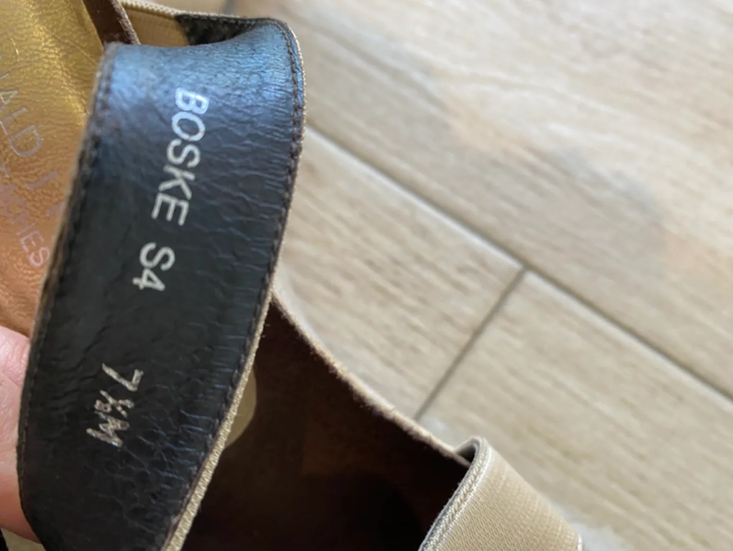 Donald J Pliner Women's Wedge Sandals image indicator(4)