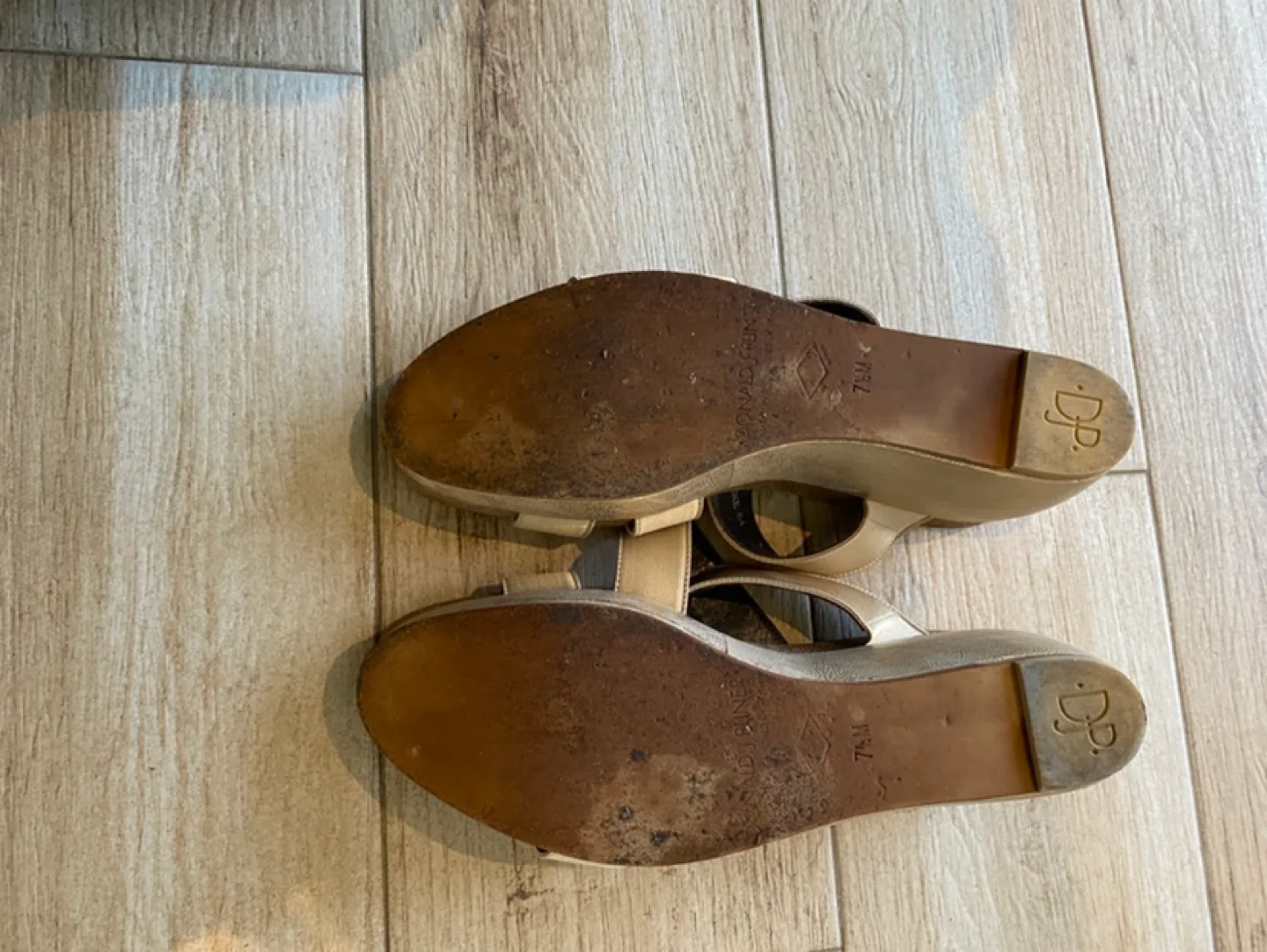 Donald J Pliner Women's Wedge Sandals image indicator(3)