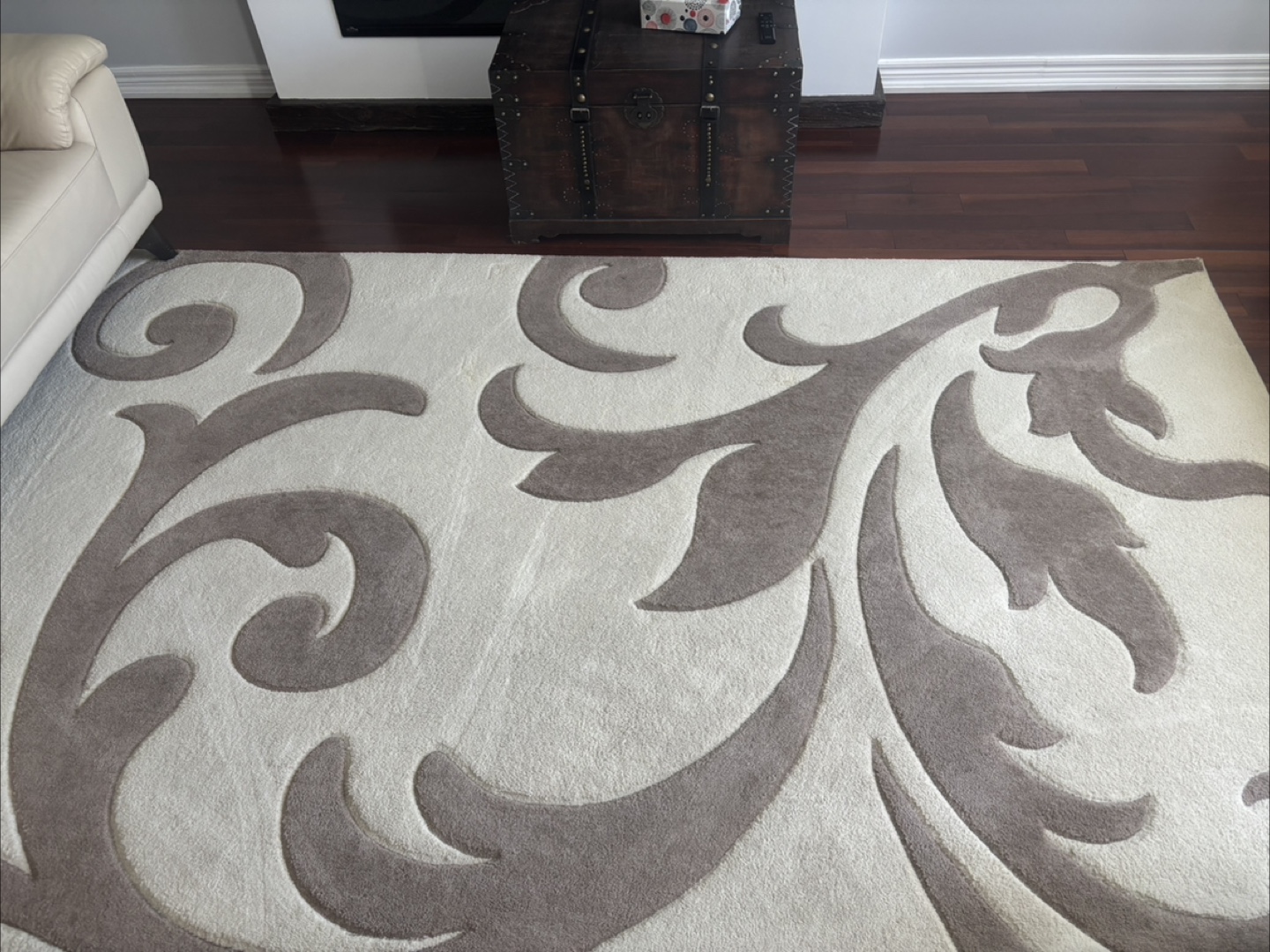 Elegant Beige and Brown Area Rug - photo 2