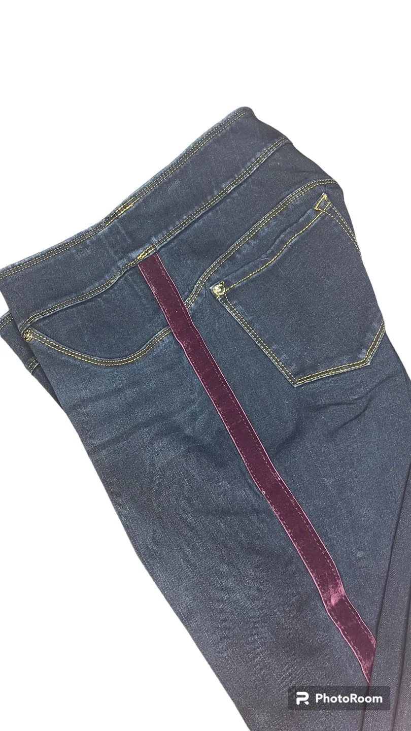 Women's LUXE Denim Jean image indicator(2)
