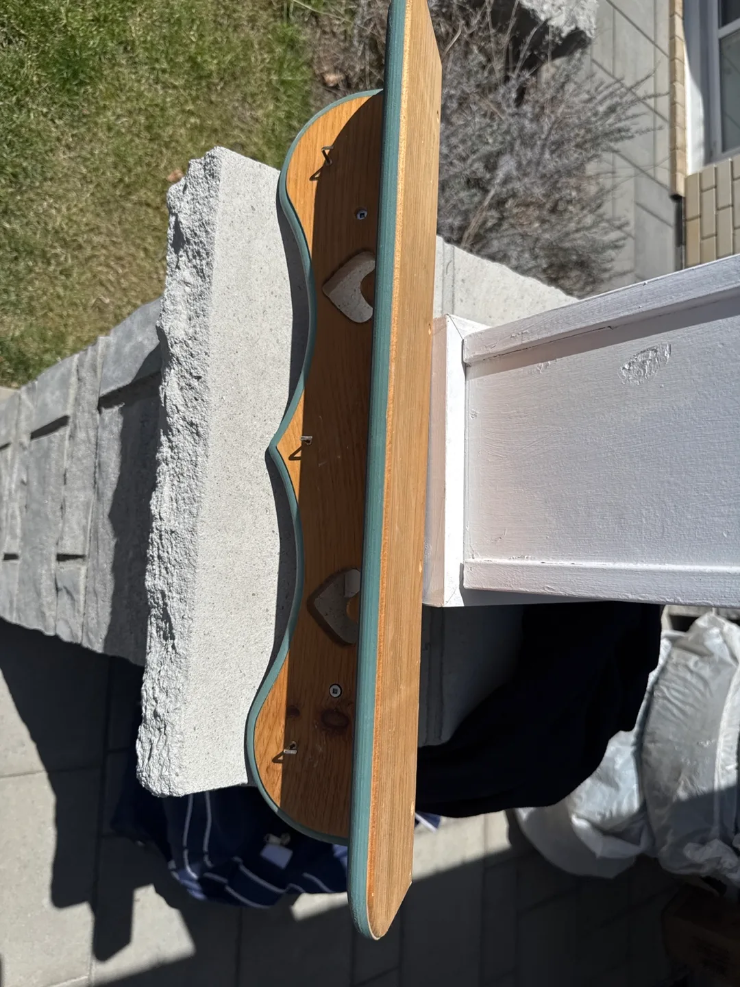 Rustic Wooden Key Holder Shelf with Heart Cutouts image indicator(2)