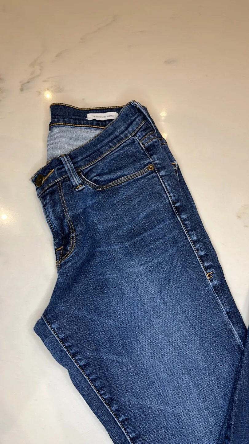 FRAME Le Skinny de Jeanne Jeans image indicator(2)