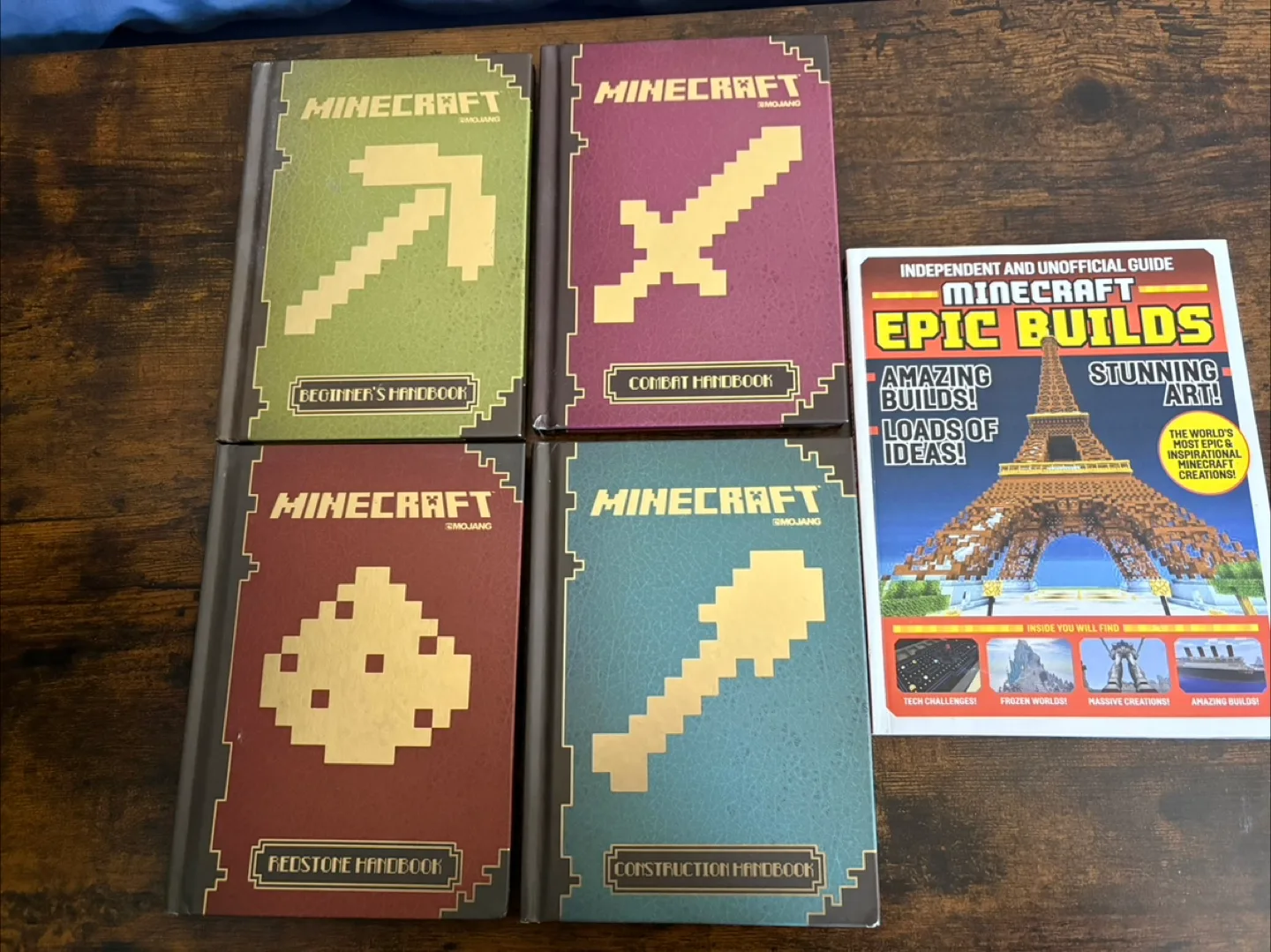 Minecraft Handbook Collection + Epic Builds Guide thumbnail