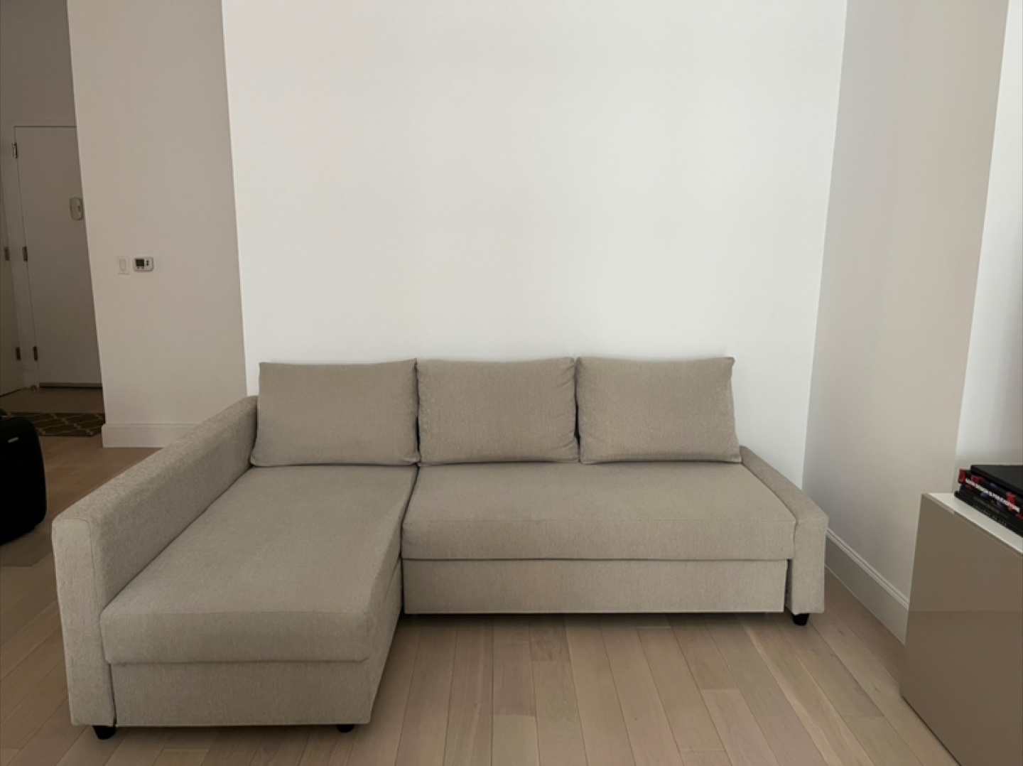 Like-New Beige L-Shaped Sectional Sofa Bed | Excellent condition - photo 4