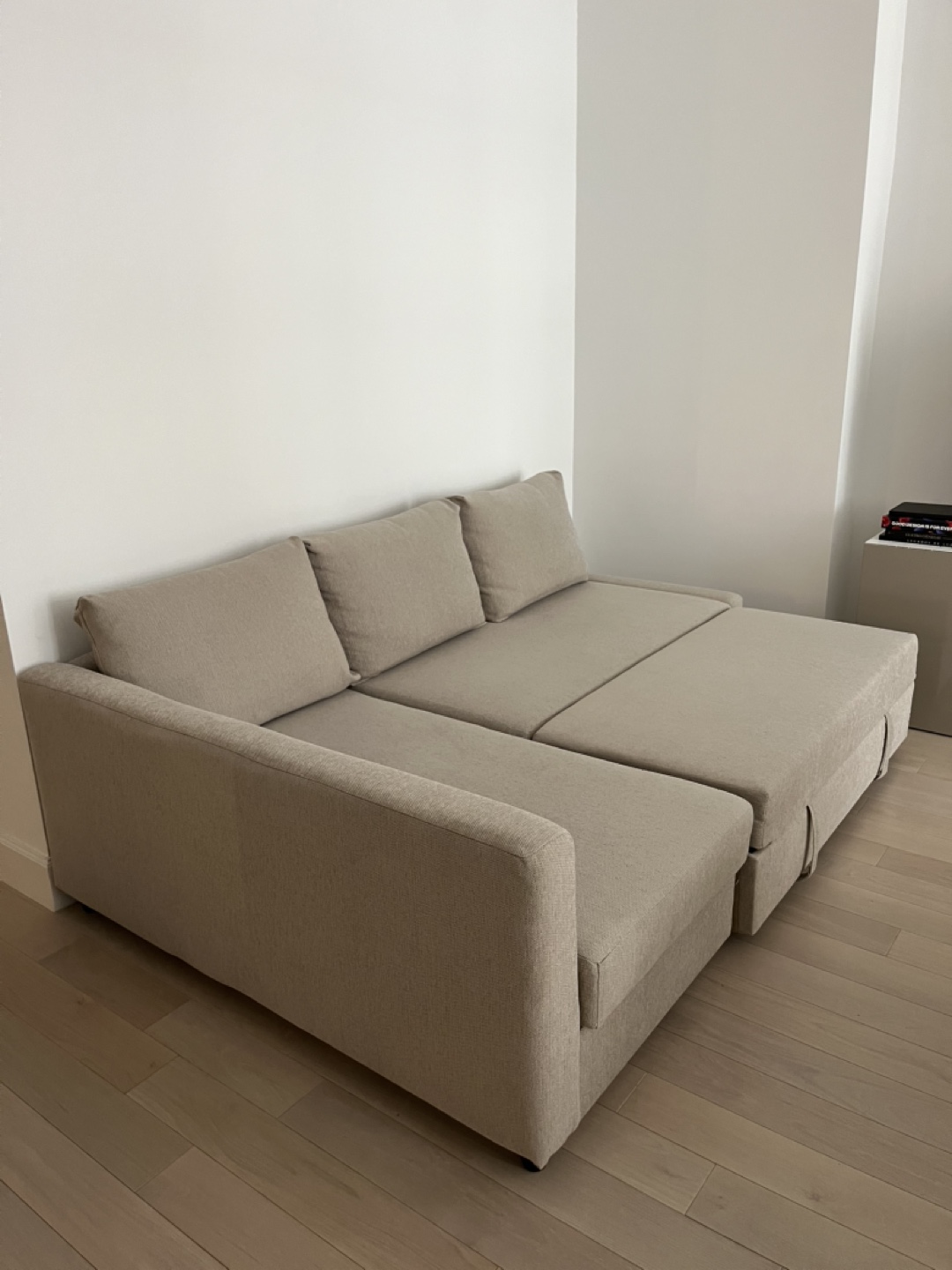 Like-New Beige L-Shaped Sectional Sofa Bed | Excellent condition - photo 5