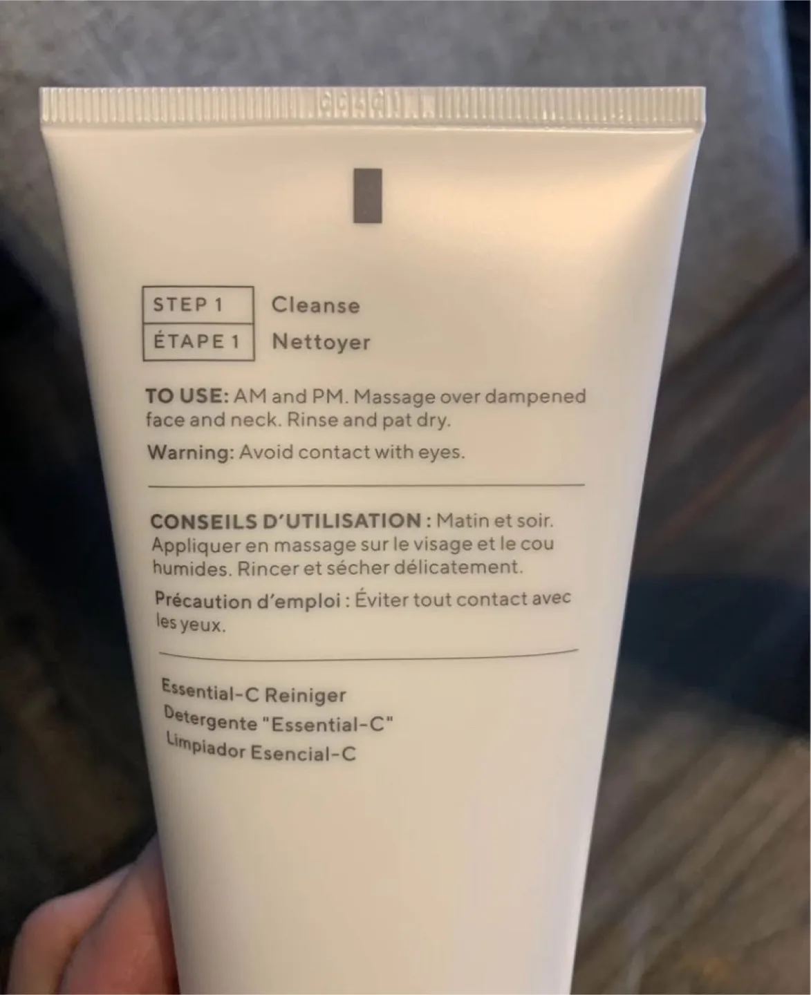 Murad Environmental Shield Essential-C Cleanser image indicator(4)