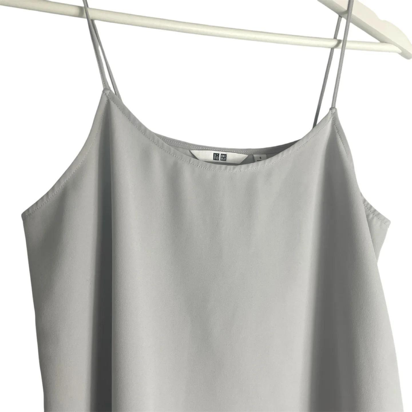 Uniqlo Grey Off White Camisole Tank Top Size Small image indicator(2)