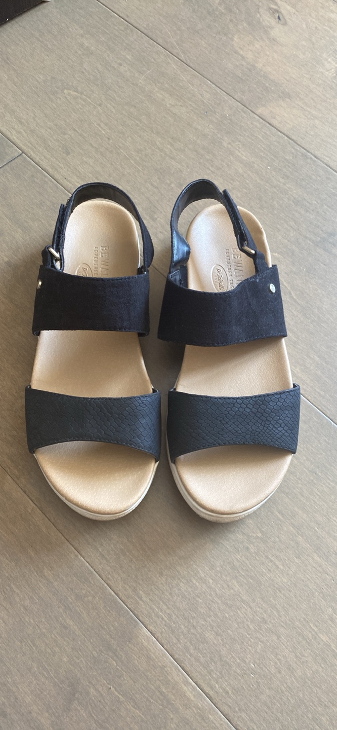 BEWANDERED Women's Black Sandals - Size 6 US 8
