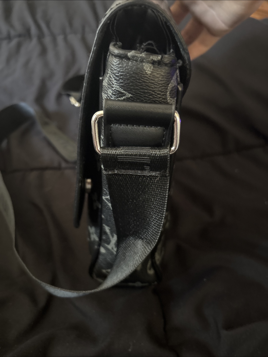 Black Louis Vuitton Messenger Bag - photo 4