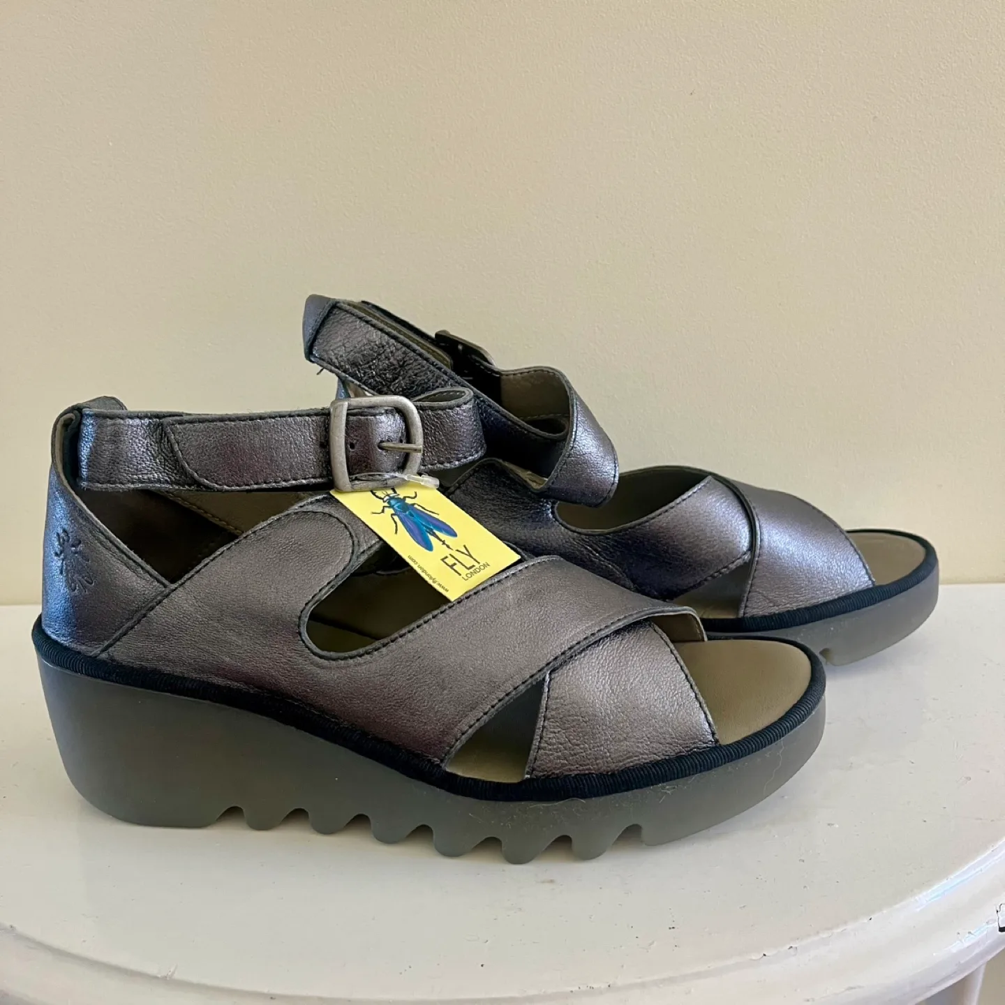 BRAND NEW FLY London Women's BYRE410FLY Ankle Strap Sandal image indicator(3)