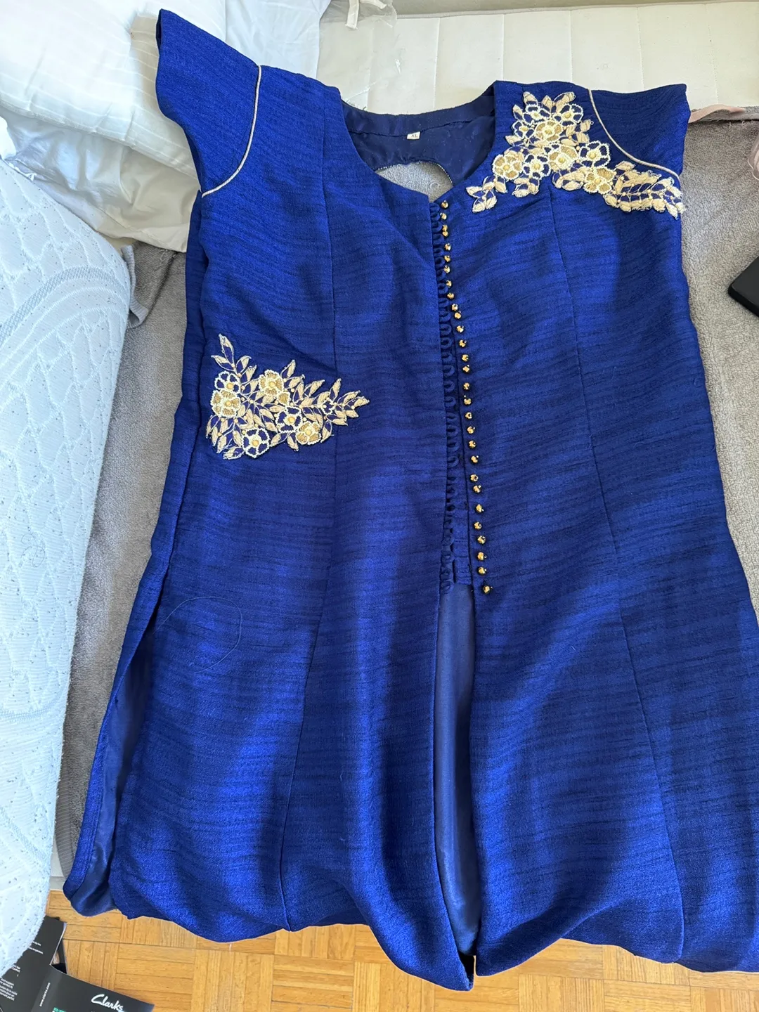 Moving out sale ‼️Gorgeous  Indian Kurti and Skirt Set thumbnail