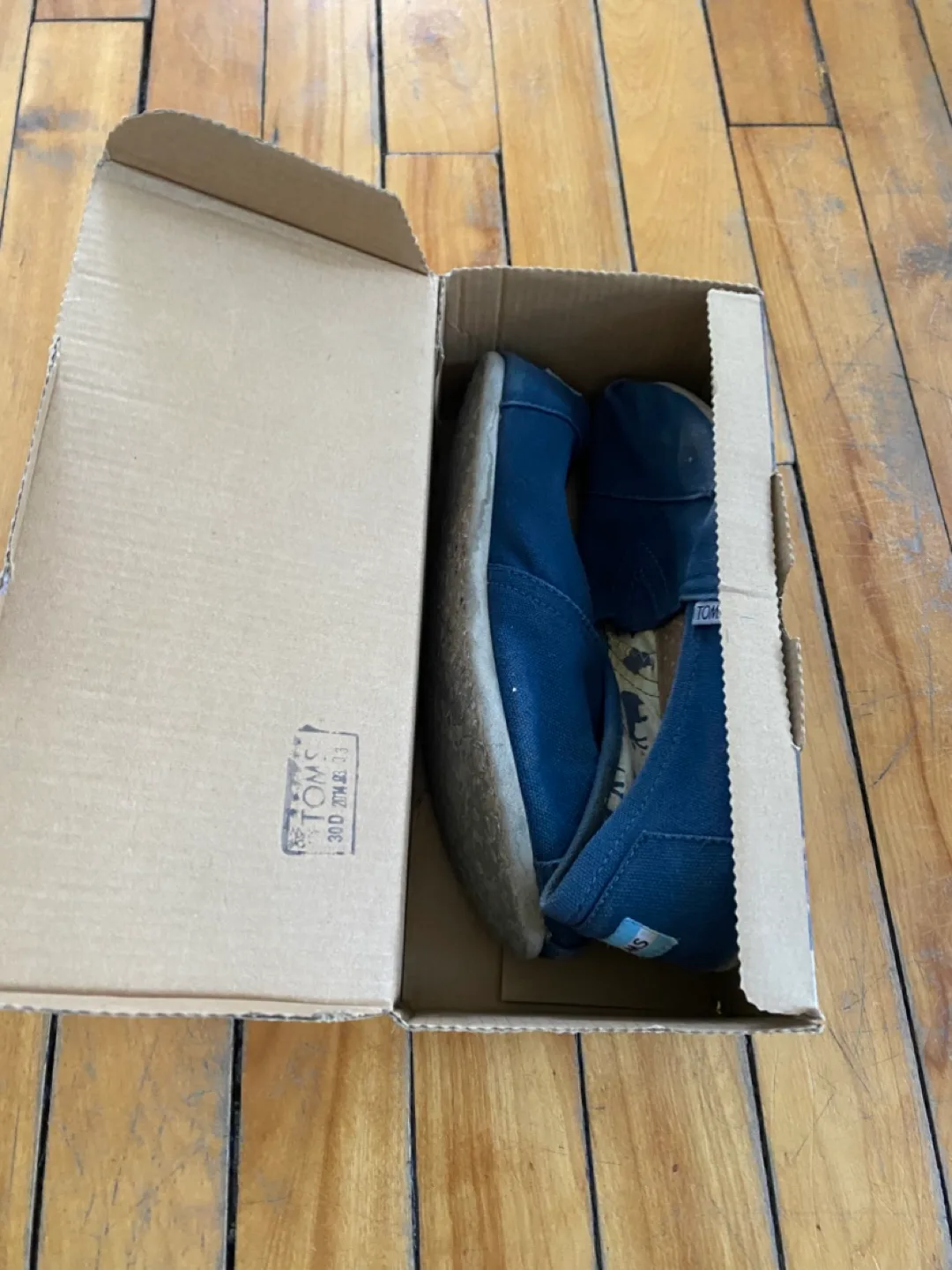 Women's TOMS Classic Slip-On Shoes - Size W6.5 image indicator(4)