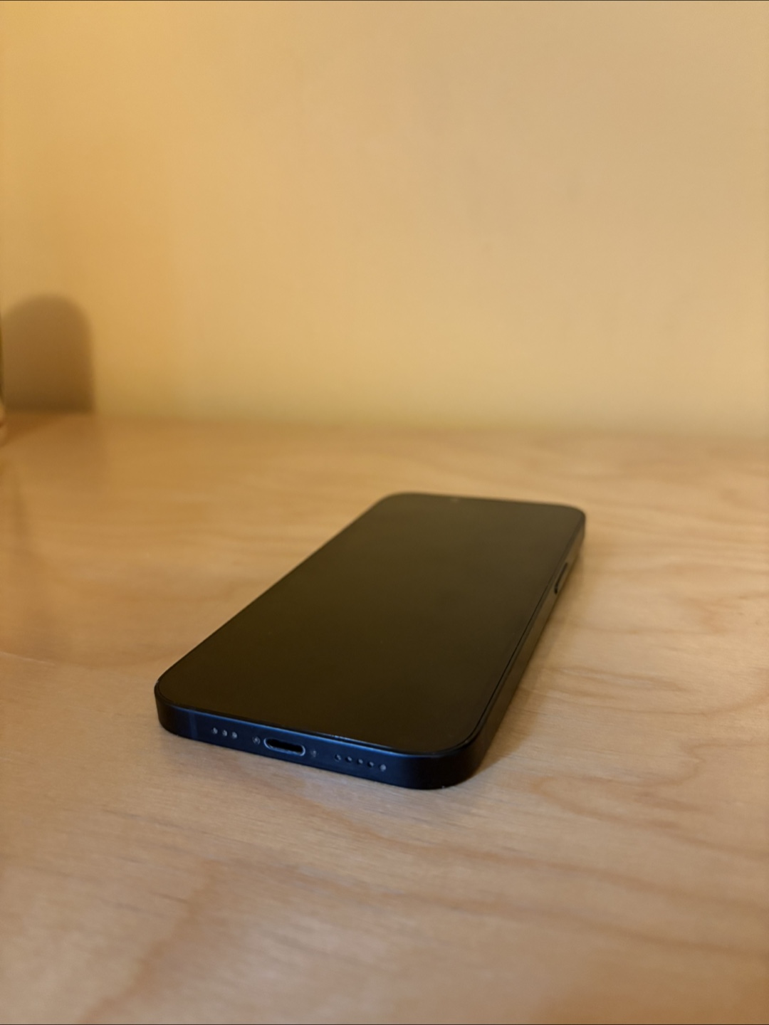 iPhone 14 (128GB) - Black