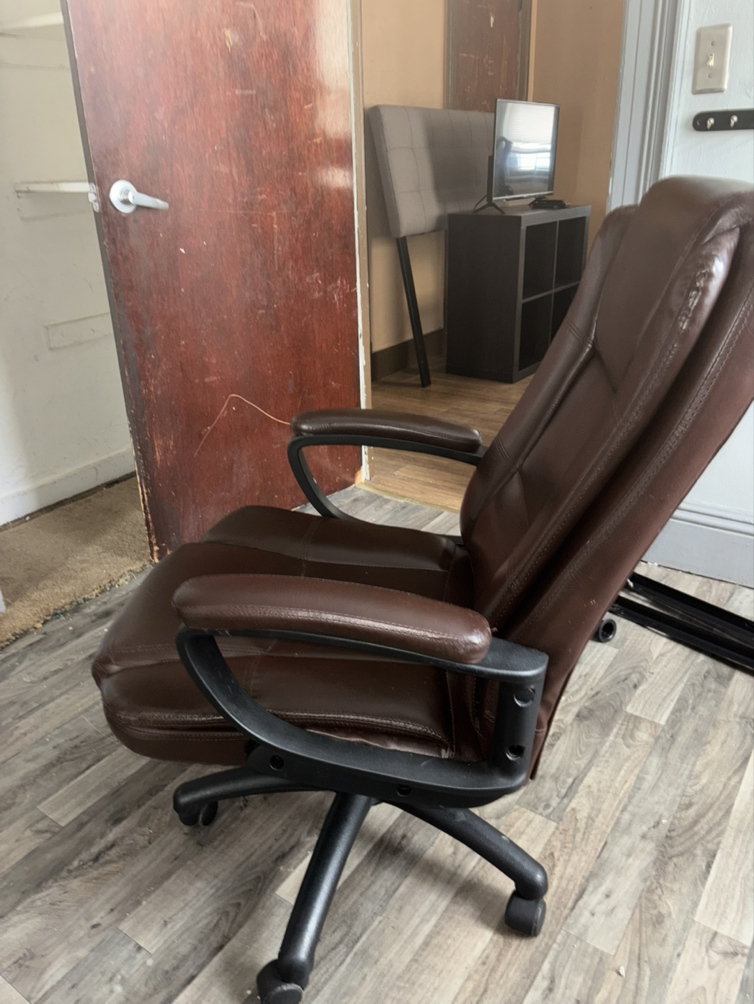 Brown Leather Office Chair - photo 2