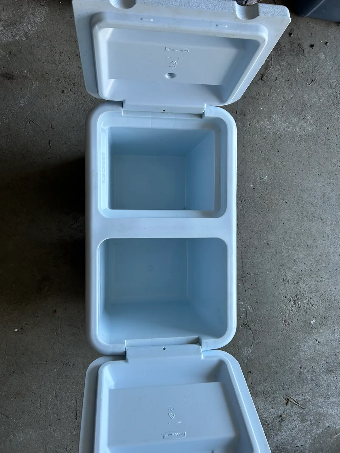 Rubbermaid Double Cooler image indicator(3)