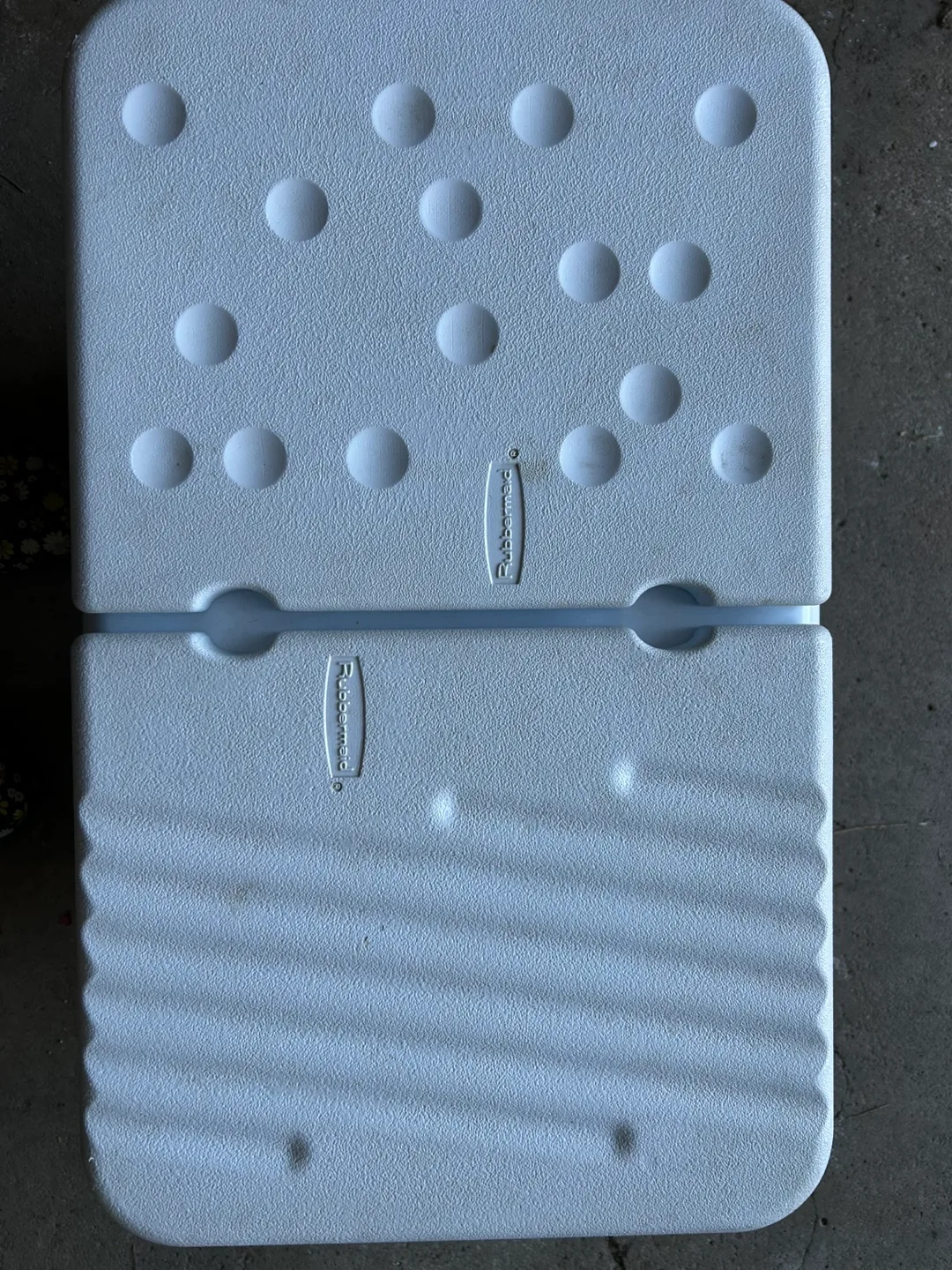 Rubbermaid Double Cooler image indicator(2)