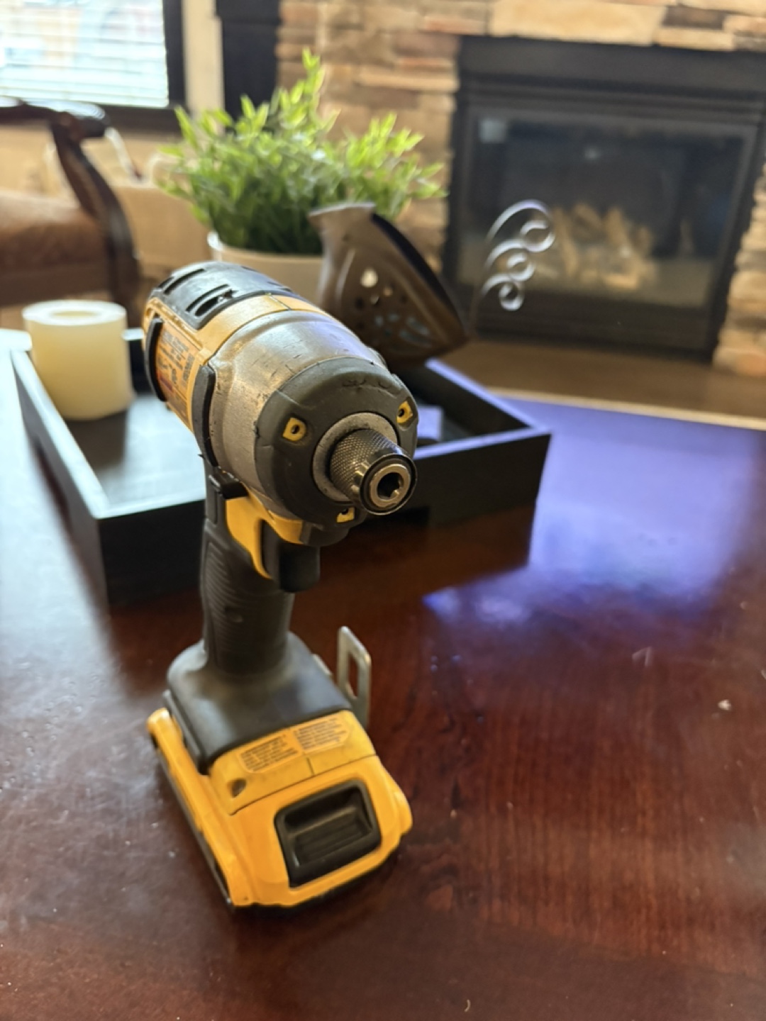 DeWalt 20V Max 1/4" Cordless Impact Driver Kit - photo 4