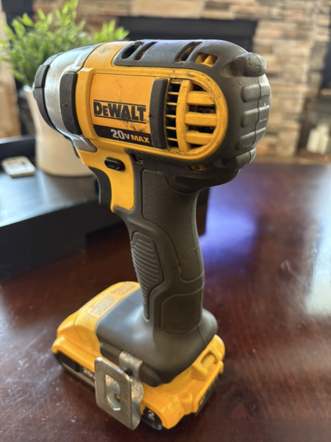 DeWalt 20V Max 1/4" Cordless Impact Driver Kit