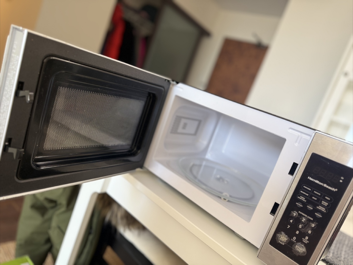 Hamilton Beach Microwave - Stainless Steel - photo 2