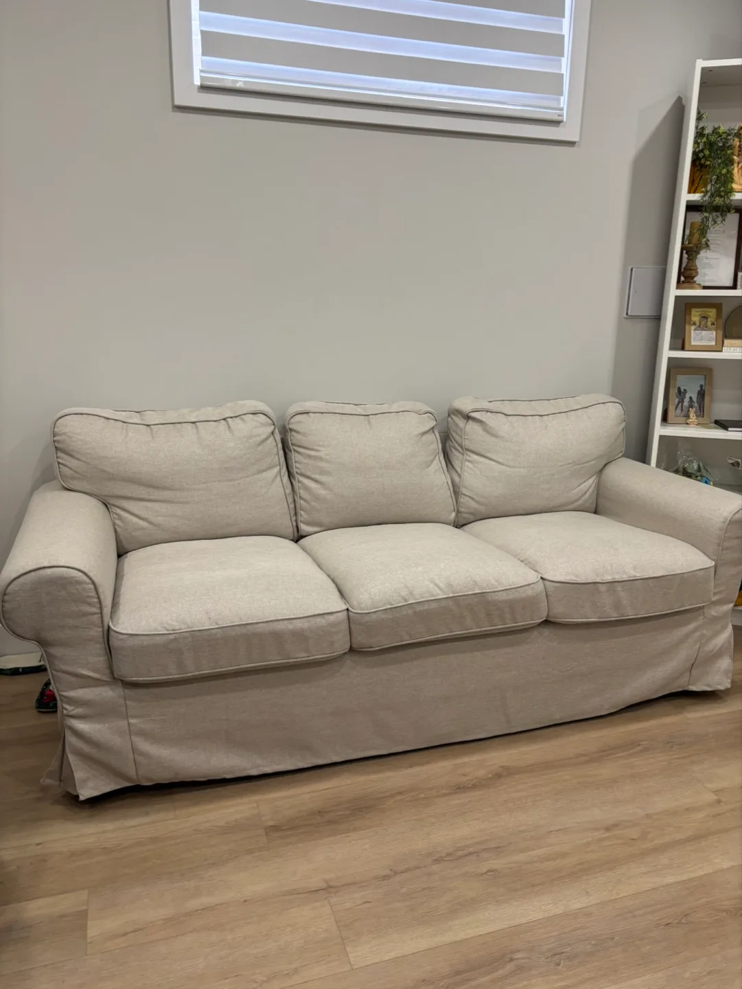 IKEA UPPLAND Sofa - Kilanda Light Beige image indicator(2)