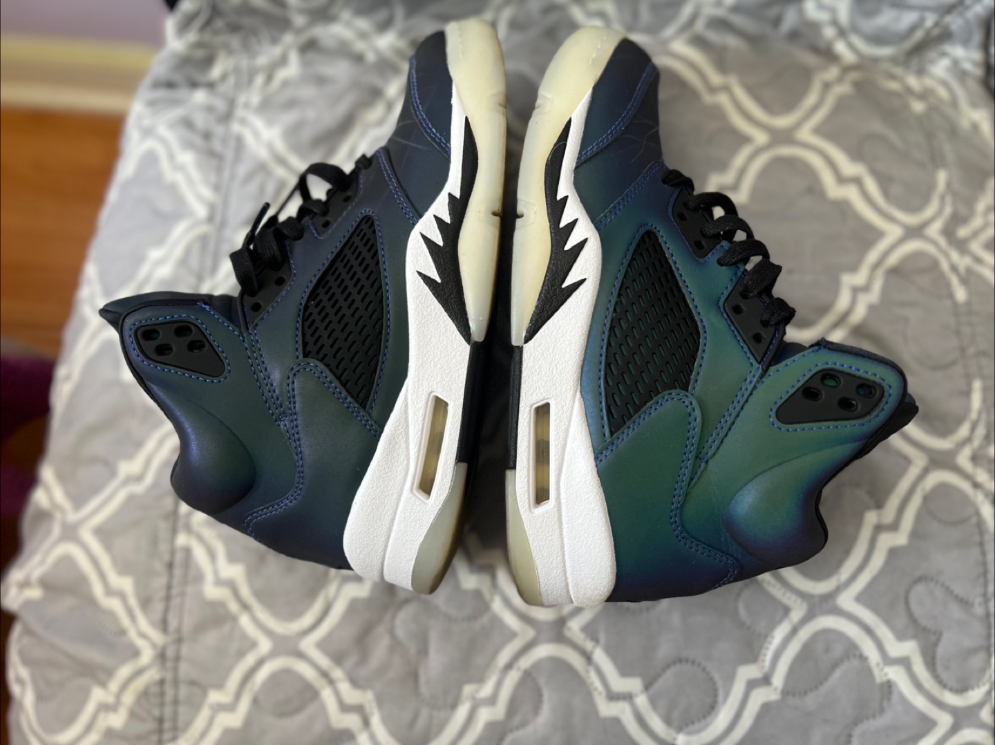 Women's Air Jordan 5 Retro Size 8 - photo 2