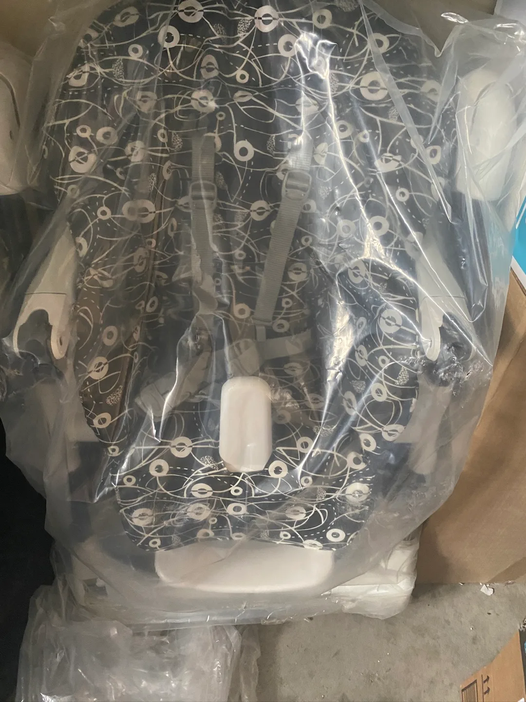 Peg Perego Prima Pappa Zero3 High Chair - Black & White image indicator(2)