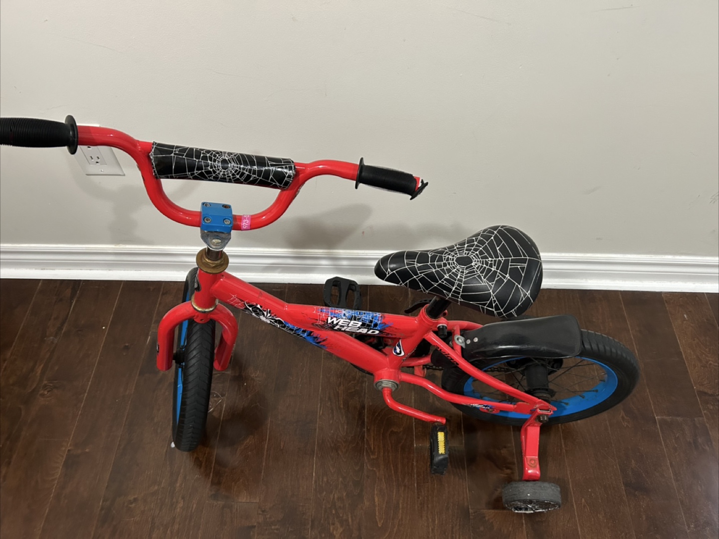 Spiderman Kids Bike with Helmet - photo 3