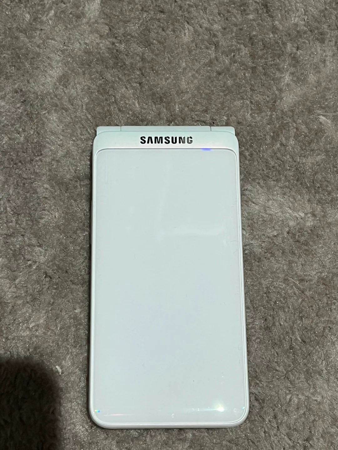 Samsung Galaxy Folder 2 (Pristine Condition) thumbnail