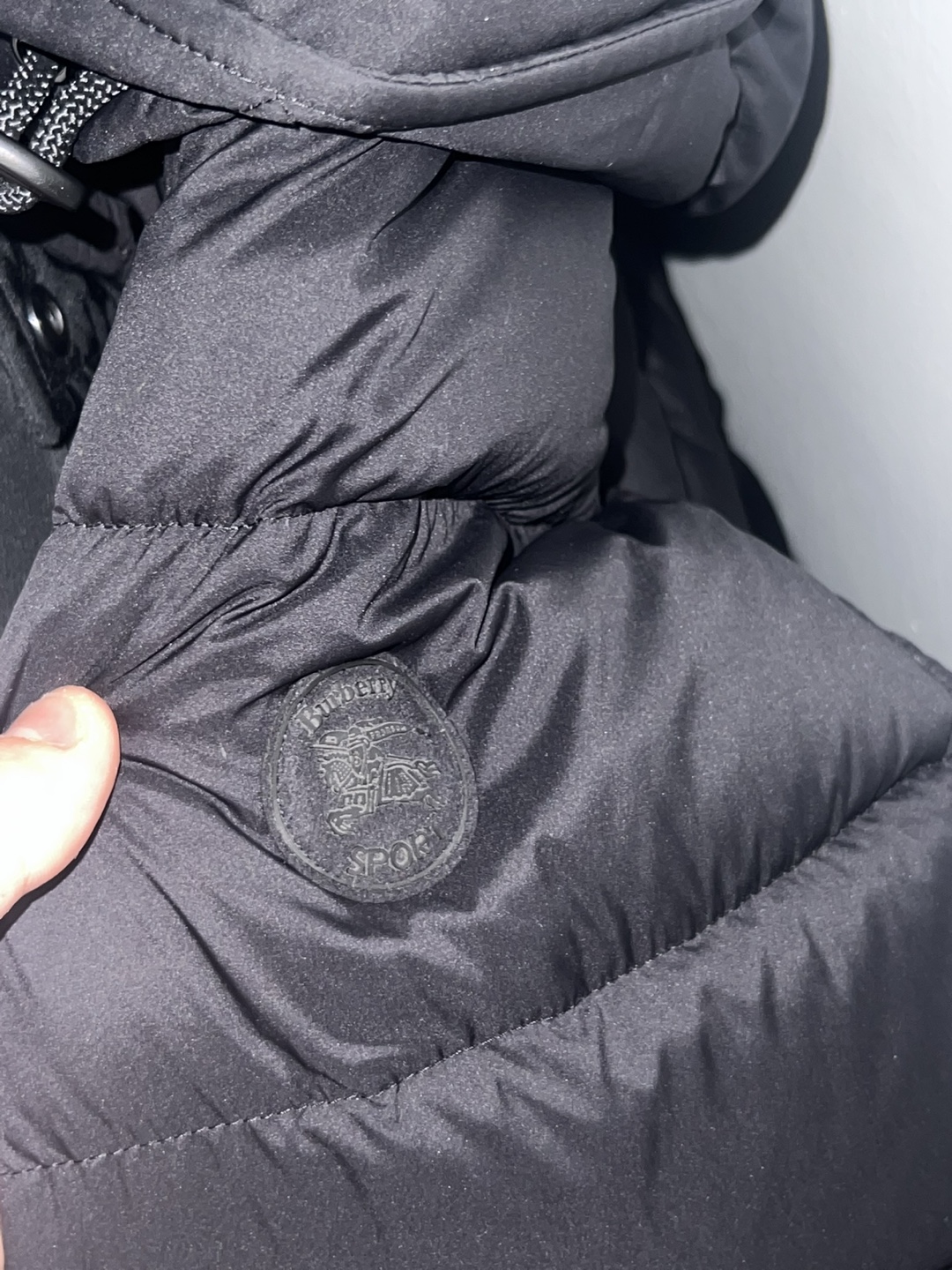 Burberry Black Puffer Jacket with Plaid Hood - photo 3