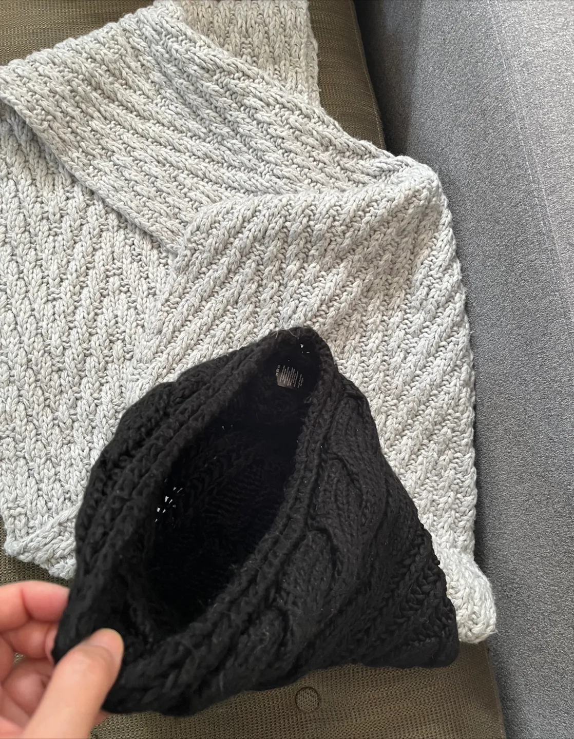 Two Knit Neck Scarves  💚 image indicator(3)