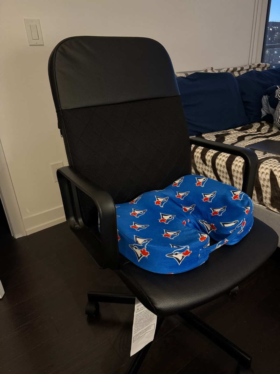 Black Office Chair with Armrests - photo 3