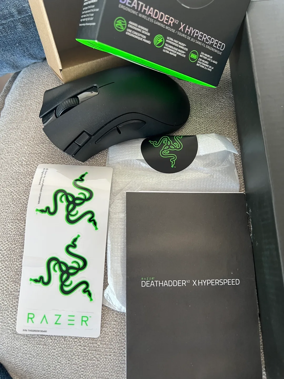 Razer DeathAdder V2 X Hyperspeed Wireless Gaming Mouse image indicator(4)