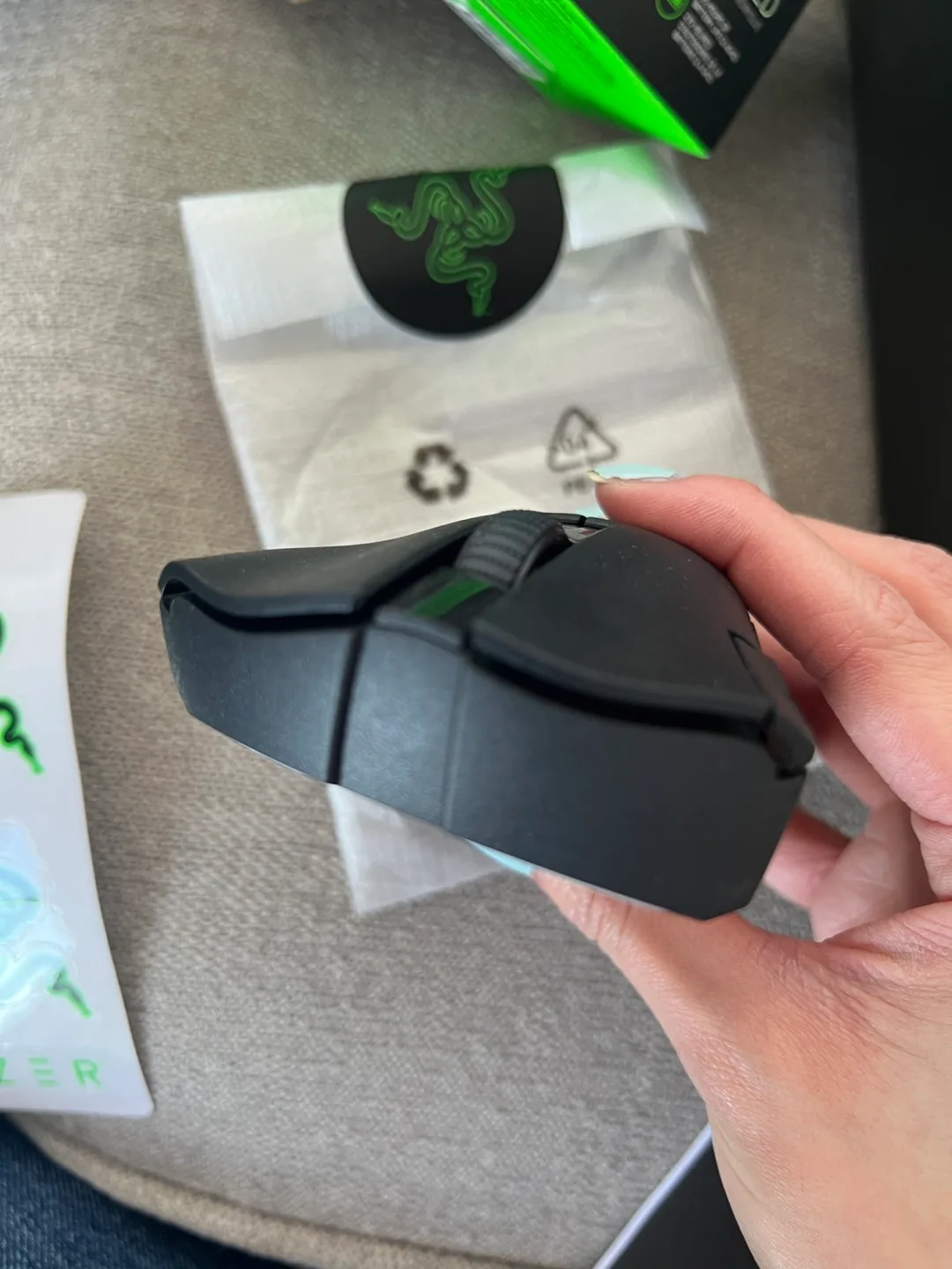 Razer DeathAdder V2 X Hyperspeed Wireless Gaming Mouse image indicator(8)