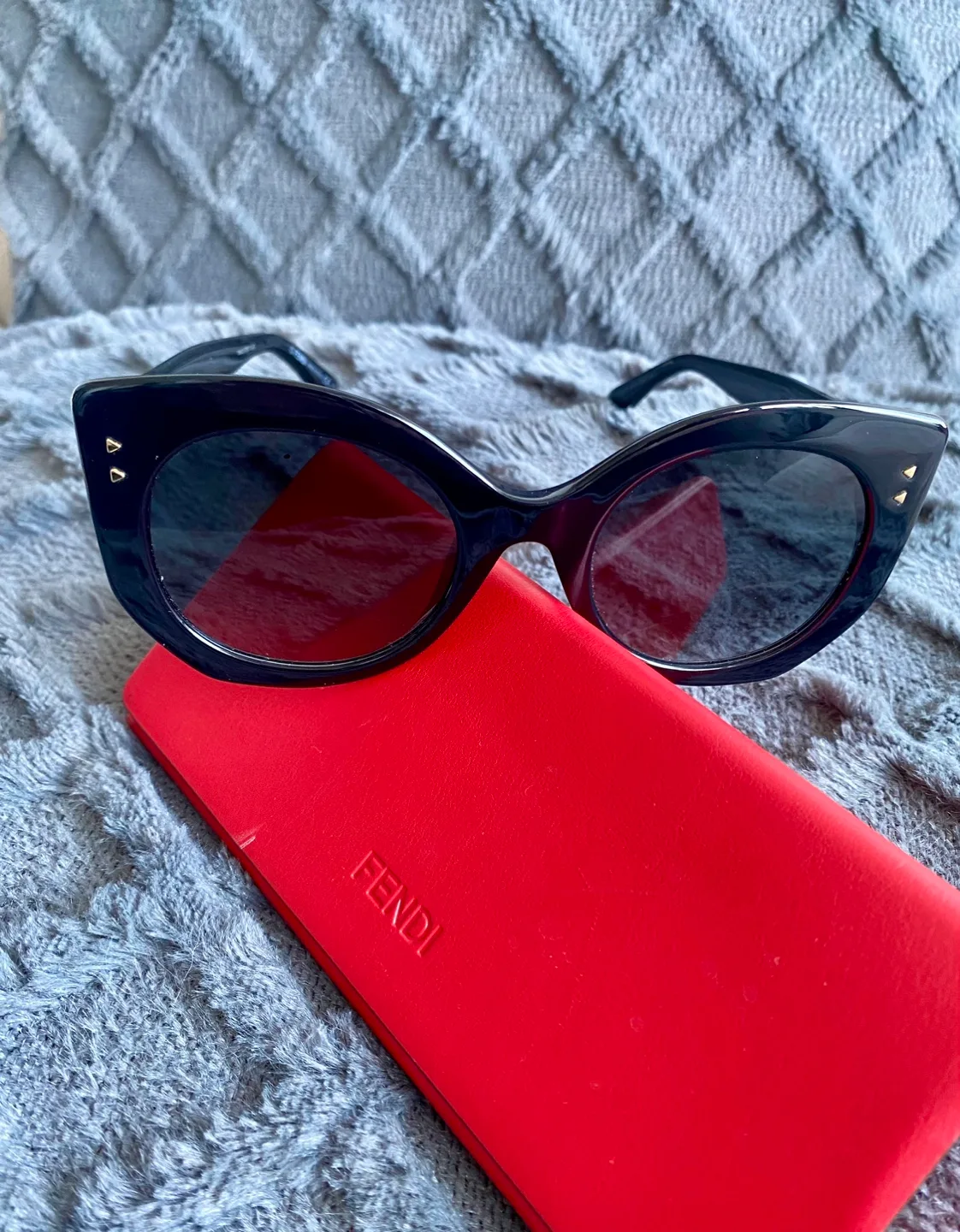 Fendi Black Cat Eye Sunglasses with Case image indicator(5)