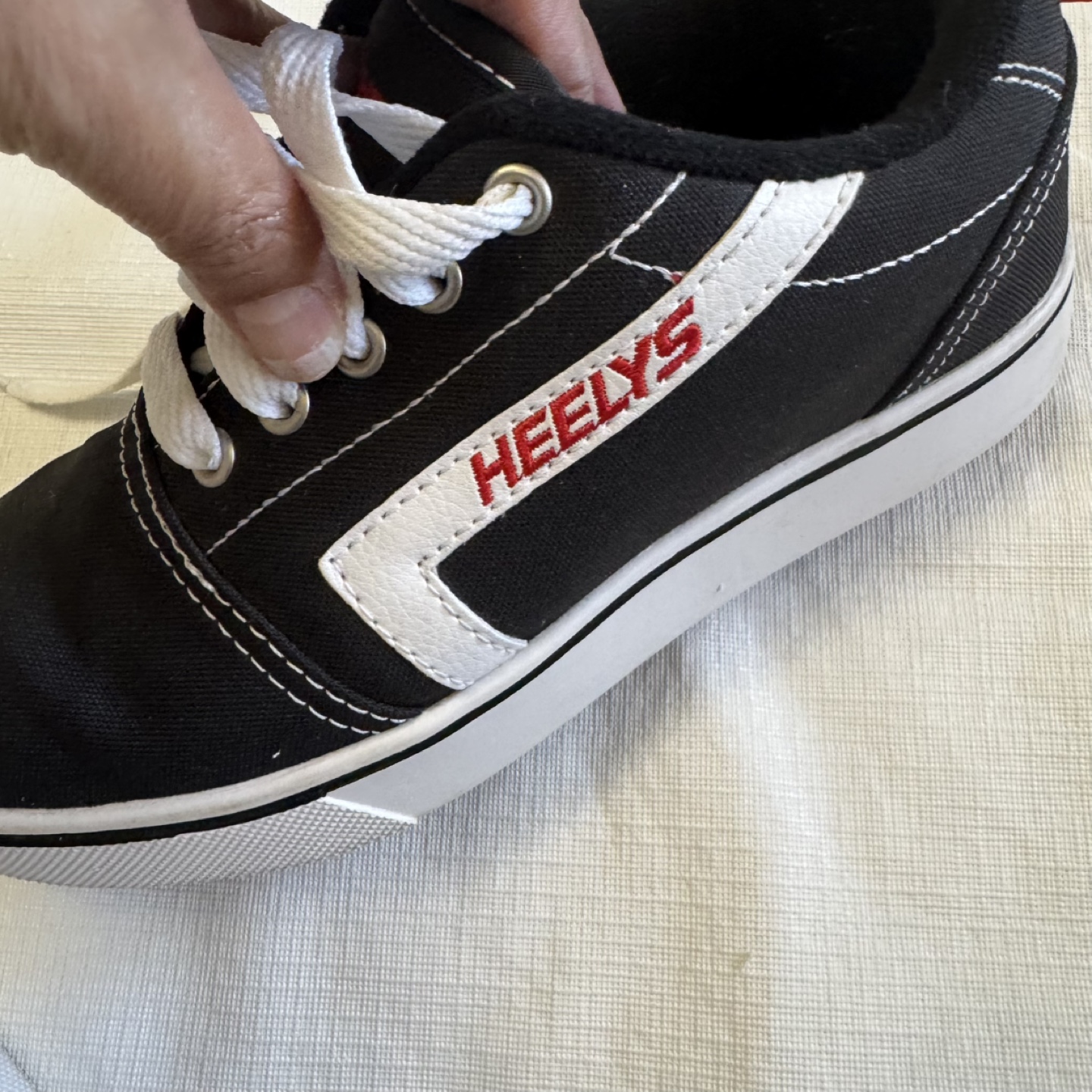 Heelys Black and White Rollerskates Size 1 - photo 5