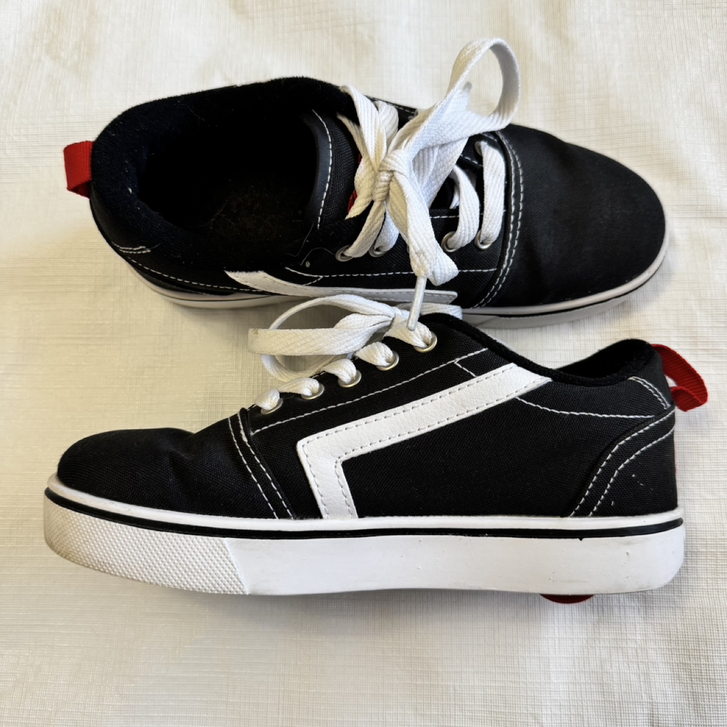 Heelys Black and White Rollerskates Size 1