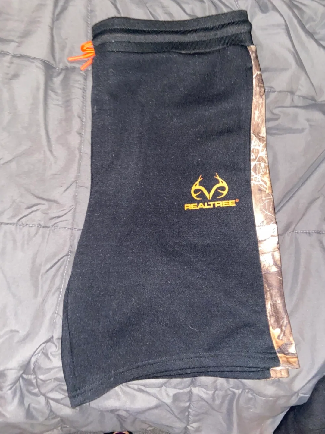 Realtree Camo men Shorts szL image indicator(4)