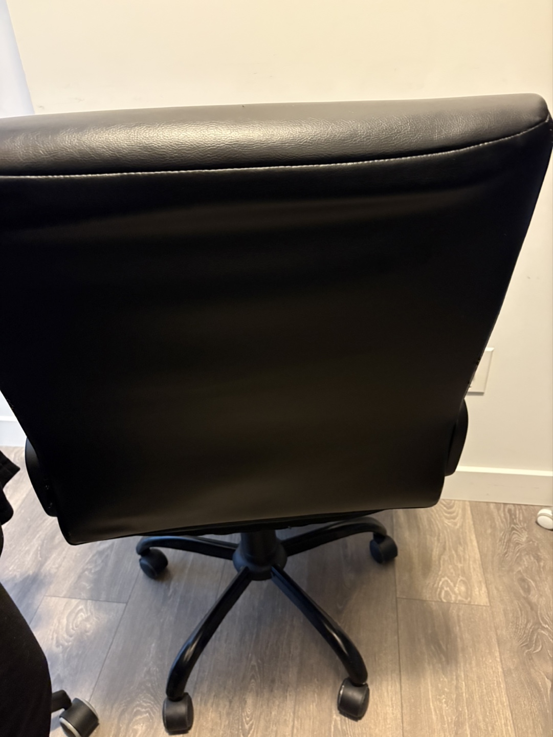Black Office Chair - photo 2