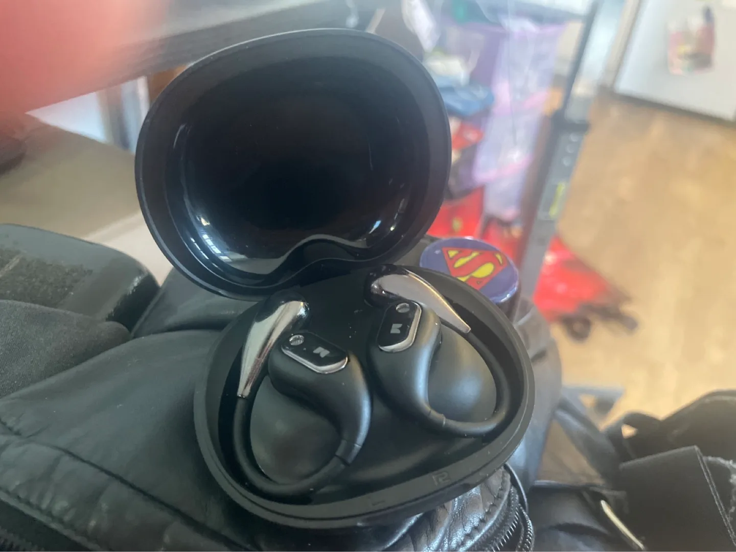 Monster Clarity HD Wireless Earbuds image indicator(3)