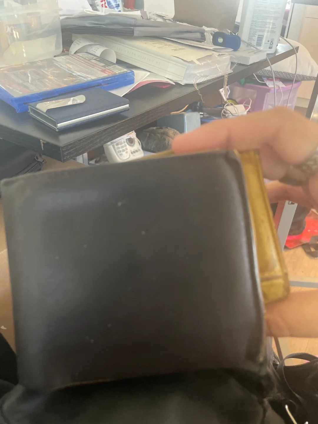 Vintage Leather Bi-Fold Wallet thumbnail