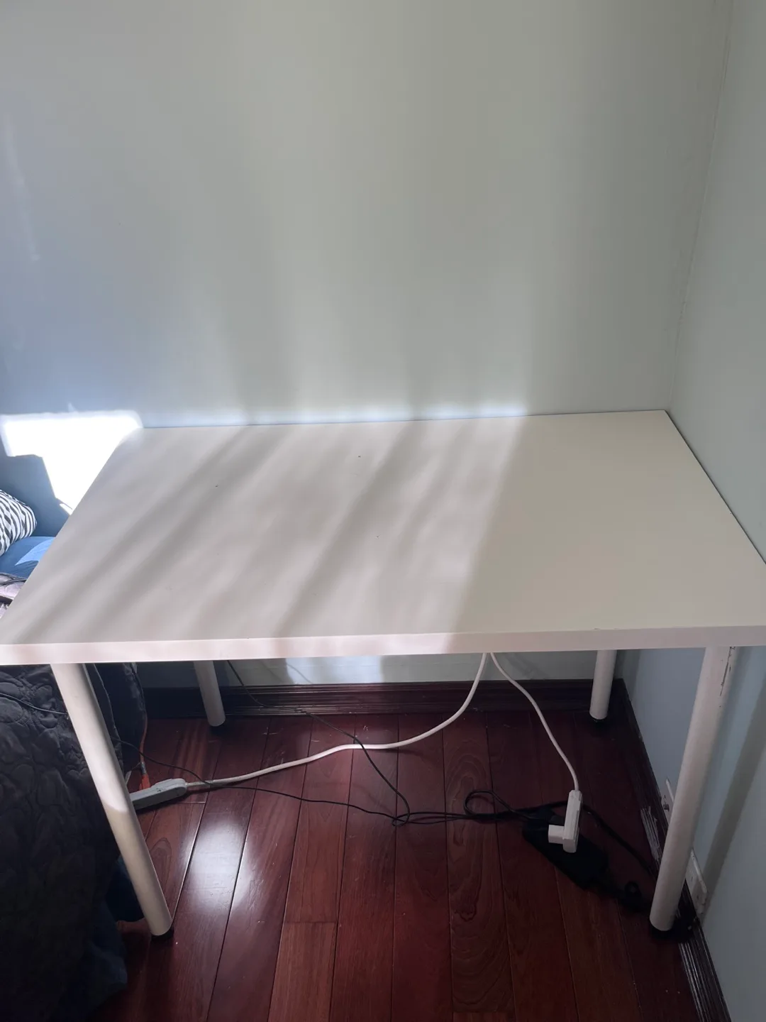 Black Office Chair and White Desk thumbnail