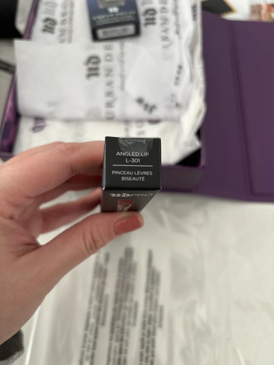 Urban Decay UD Pro Angled Lip Brush L-301 image indicator(2)