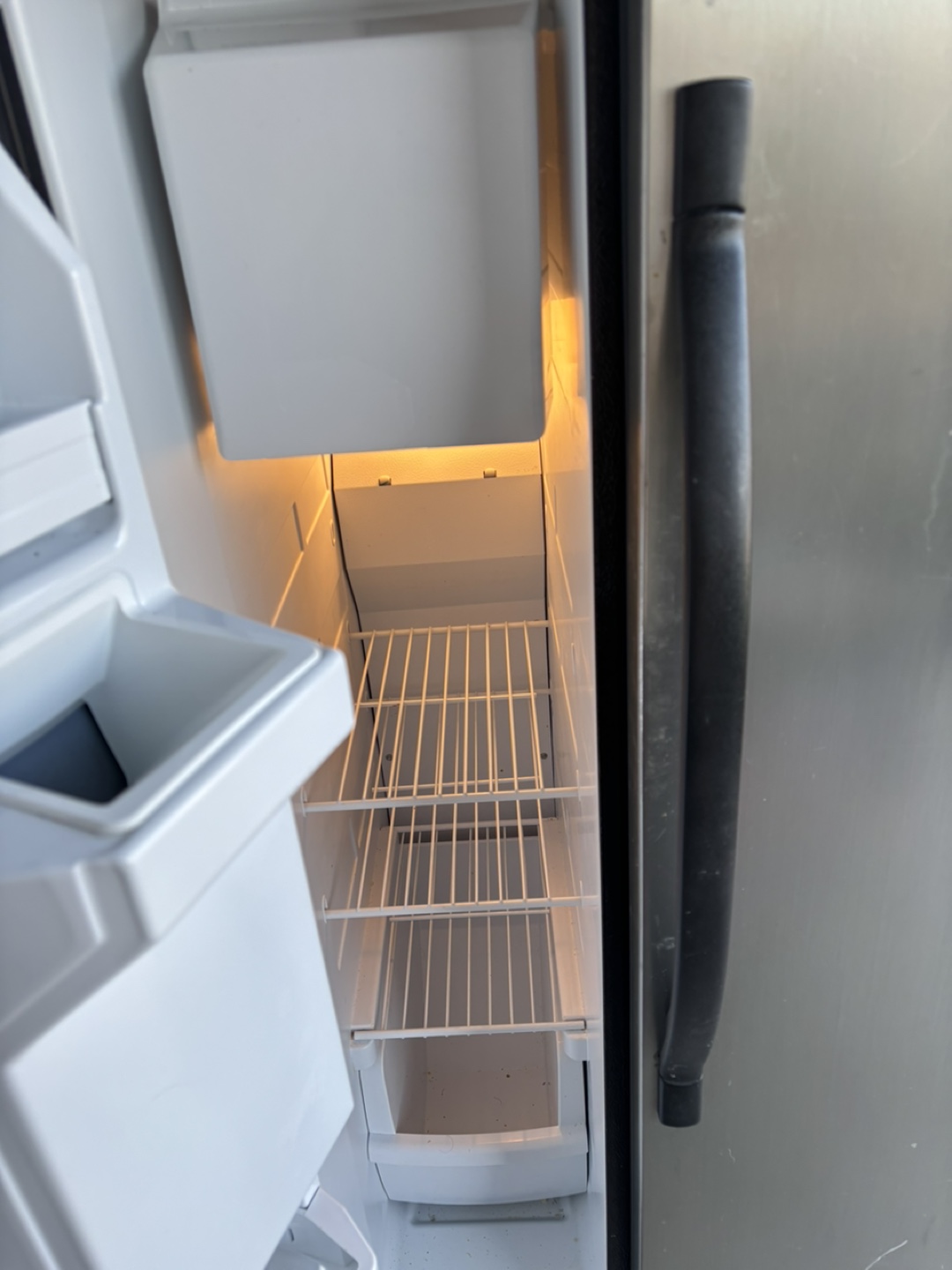 Fridge - photo 3