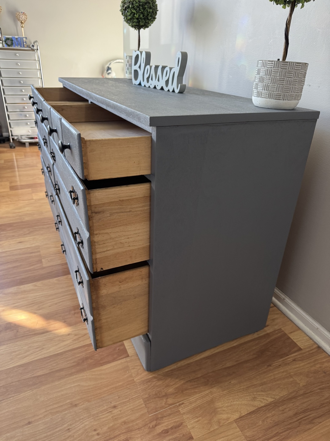 🩶✨Beautiful solid dresser✨🩶 - photo 4