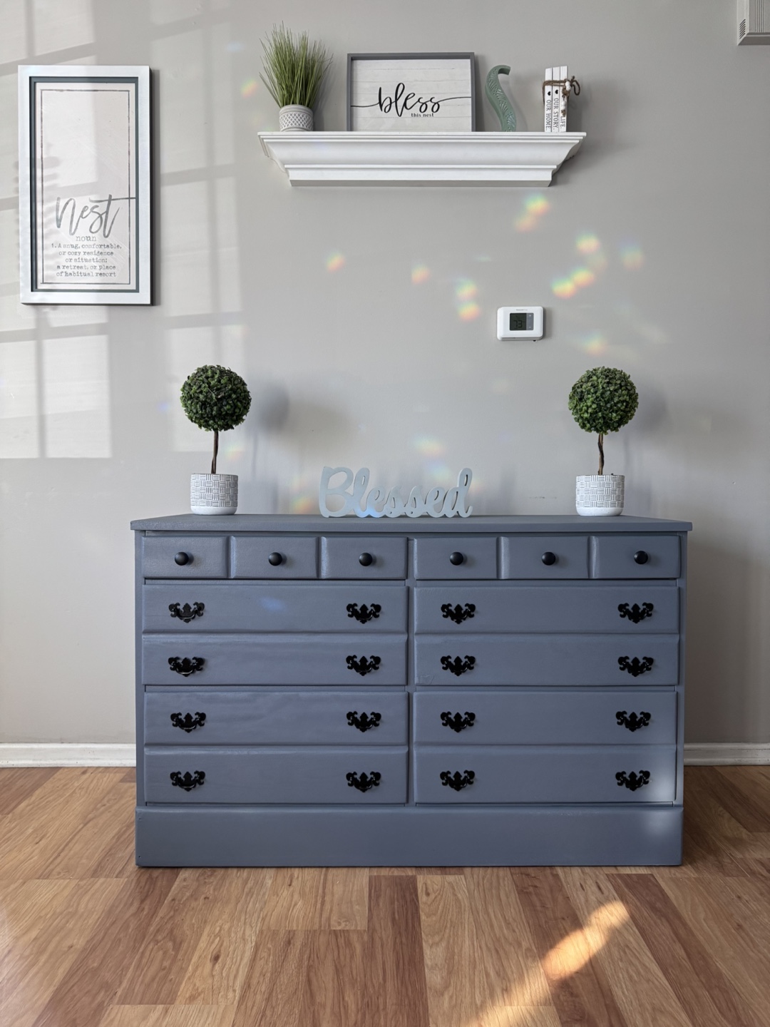 🩶✨Beautiful solid dresser✨🩶