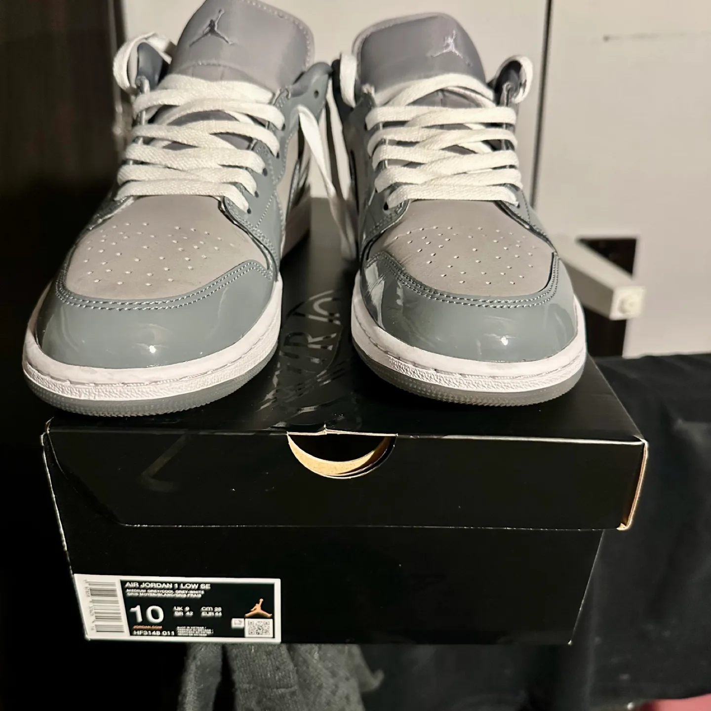 Air Jordan 1 Low SE Men's Size 10 - Medium Grey/Cool Grey thumbnail