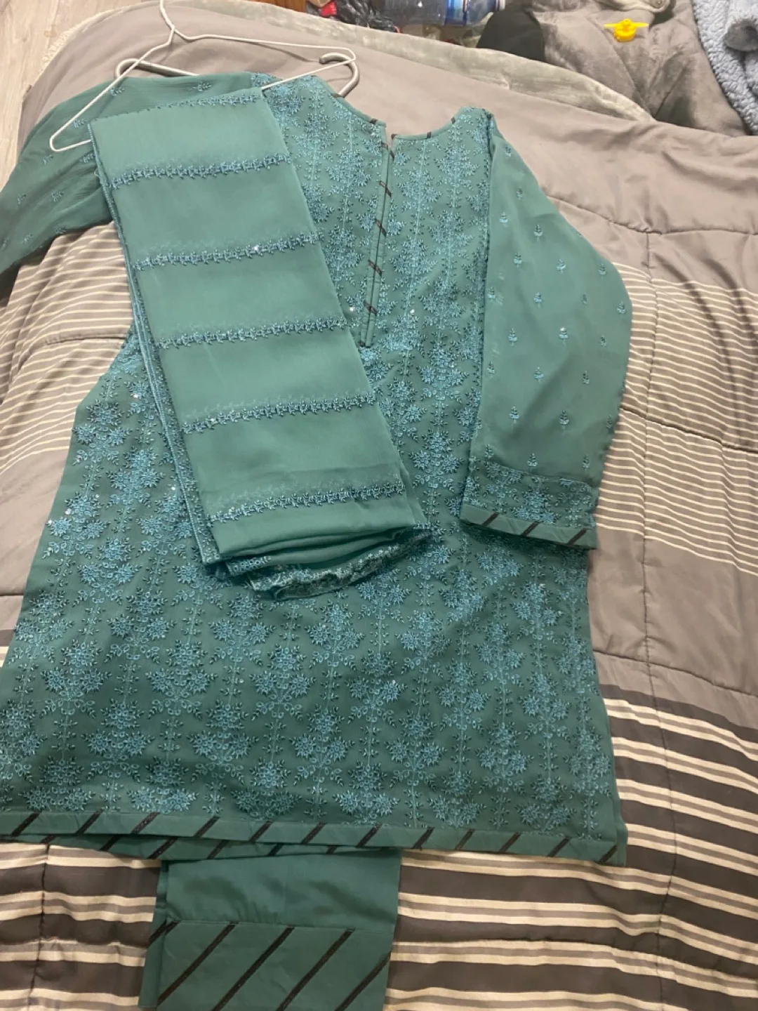 Embroidered 3-piece Shalwar Kameez thumbnail