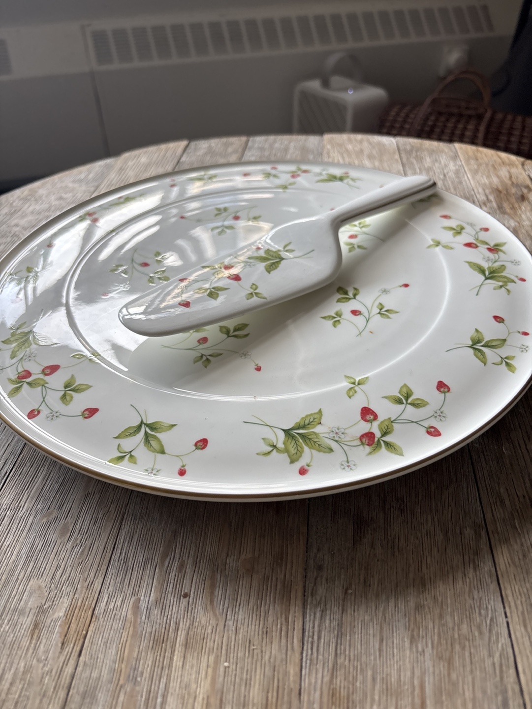 Royal Doulton Strawberry Cake Plate and Server - photo 5
