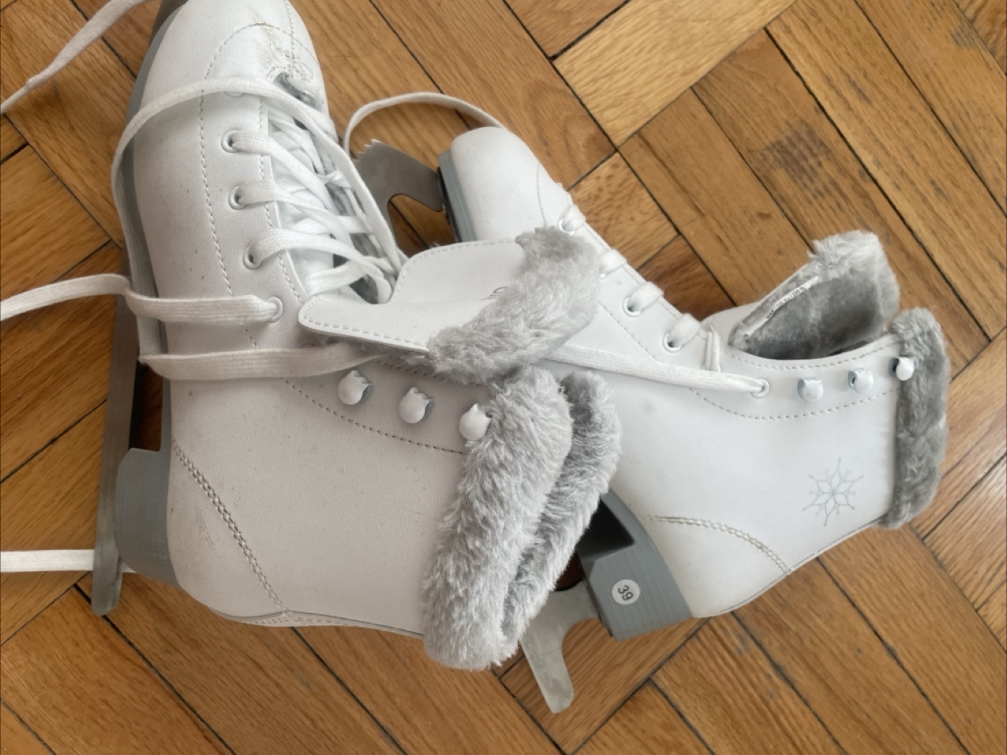 Women's Figure Skates Size 39/40 - photo 2