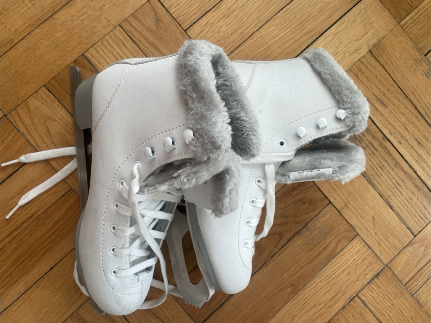 Women's Figure Skates Size 39/40
